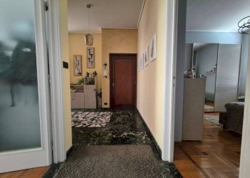 Corridoio - Trilocale via Vittorio Bersezio, 4, Cuneo (zona Centro) - foto 5