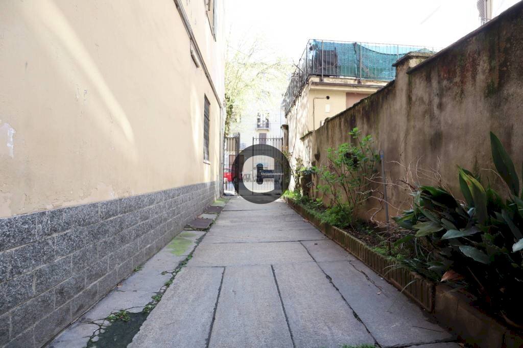 Cortile interno - Bilocale corso Belgio, 41, Torino (zona Vanchiglietta) - foto 2