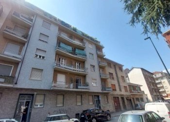 FACCIATA - Trilocale via MONTE ALBERGIAN, 23 BIS, Torino (zona Cenisia) - foto 1