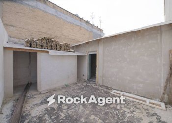Cortile interno - Casa indipendente via la Masa, 12, Villabate - foto 10