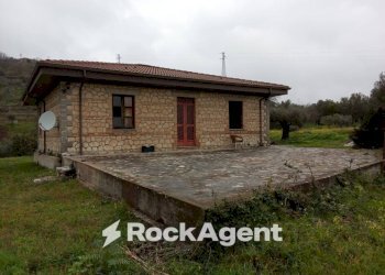 Facciata - Casa indipendente contrada san sergio mammola, Mammola - foto 4