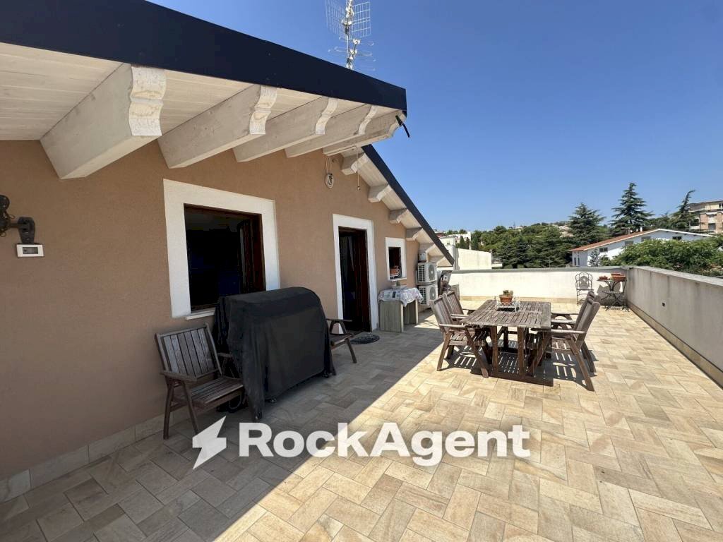 Terrazzo - Villa strada Vicinale Bosco, 36, Pescara - foto 3