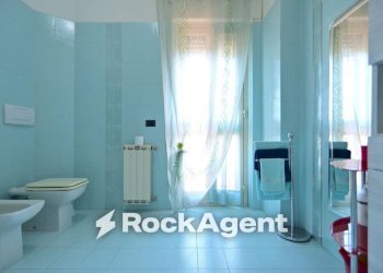 Bagno - Villa via del Colle, 22, Aprilia - foto 36