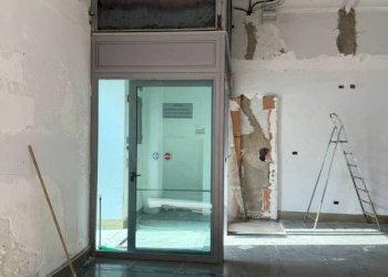 Interno non residenziale - Negozio piazza Vittorio Emanuele, 18, Pietraperzia - foto 4
