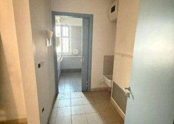 Disimpegno - Negozio piazza Vittorio Emanuele, 18, Pietraperzia - foto 7