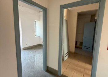 Disimpegno - Negozio piazza Vittorio Emanuele, 18, Pietraperzia - foto 18