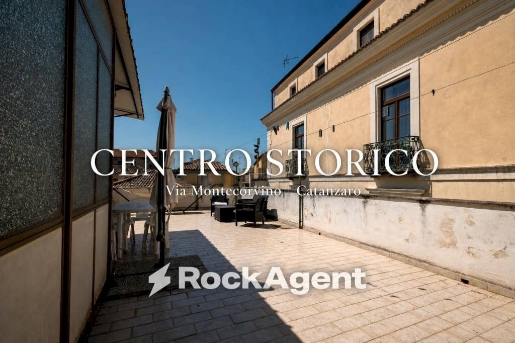 Veranda - Attic via Montecorvino, 2, Catanzaro - photo 1