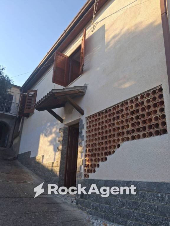 Facciata - Casa indipendente contrada Prisdarello, Gioiosa Ionica - foto 1