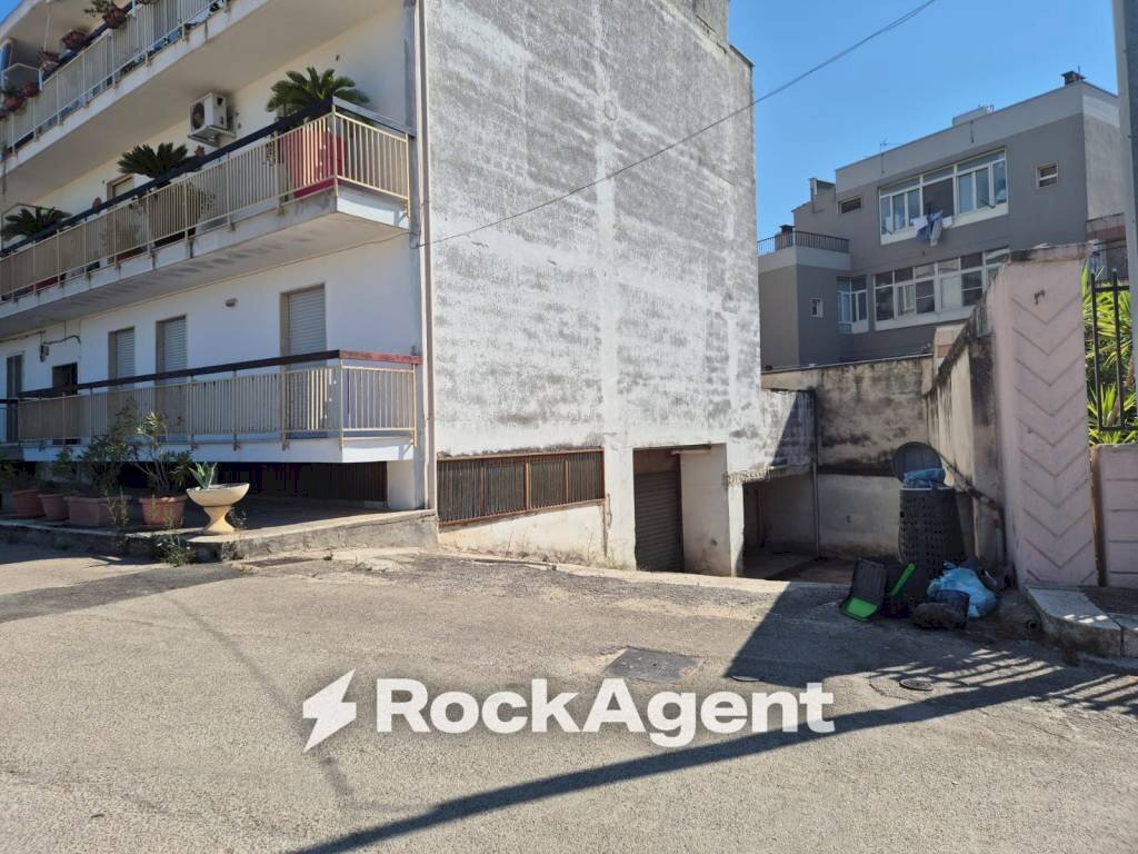 Facciata - Magazzino via Mentana, Bitonto - foto 3
