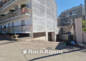 Facciata - Magazzino via Mentana, Bitonto - foto 3