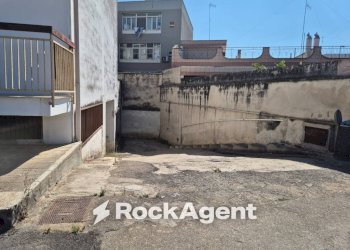 Cortile interno - Magazzino via Mentana, Bitonto - foto 5