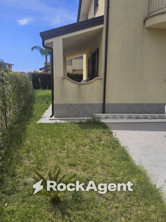 Giardino - Two-room apartment via Porto delle Grazie, Caulonia - photo 2