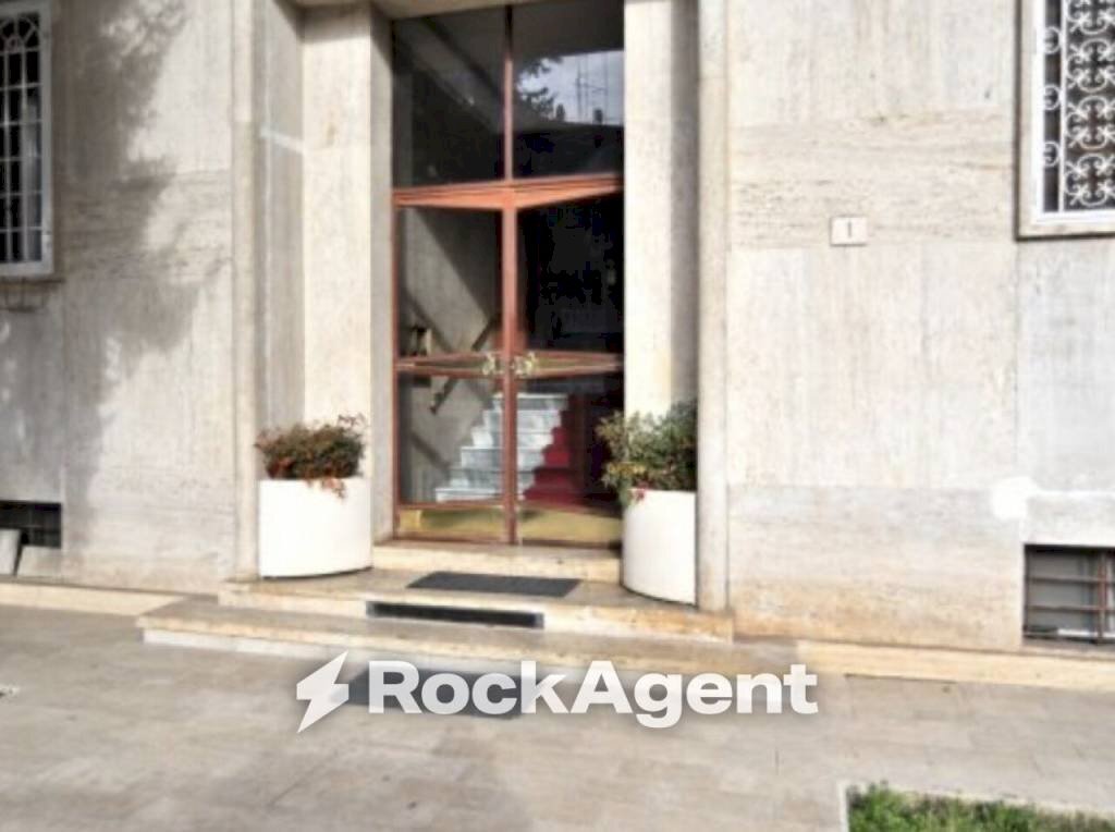 Facciata - Trilocale viale delle Medaglie d'Oro, 406, Roma - foto 2