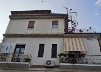 Facciata - Attico via Antonio Gramsci, 3, Gioiosa Ionica - foto 1