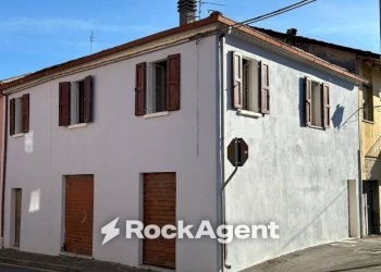Facciata - Appartamento via Giovanni Pascoli, 1, Borghi - foto 2