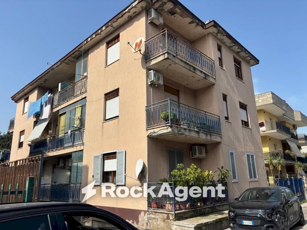 Facciata - Appartamento via Provinciale Teverola Casaluce, Casaluce - foto 3