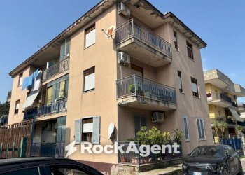 Facciata - Appartamento via Provinciale Teverola Casaluce, Casaluce - foto 3