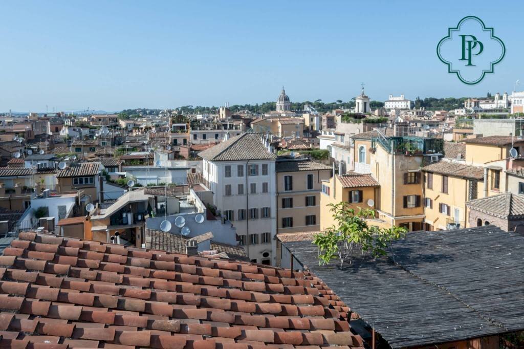 Vista - Quadrilocale piazza Rondanini, Roma (zona Centro Storico) - foto 3