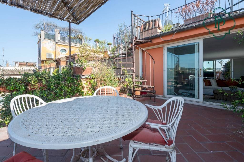 Terrazzo - Four-room apartment piazza Rondanini, Roma (neighborhood Centro Storico) - photo 1