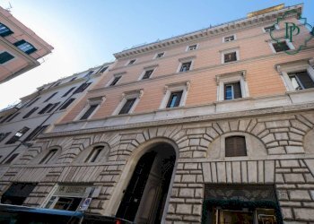 Facciata - Quadrilocale piazza Rondanini, Roma (zona Centro Storico) - foto 42