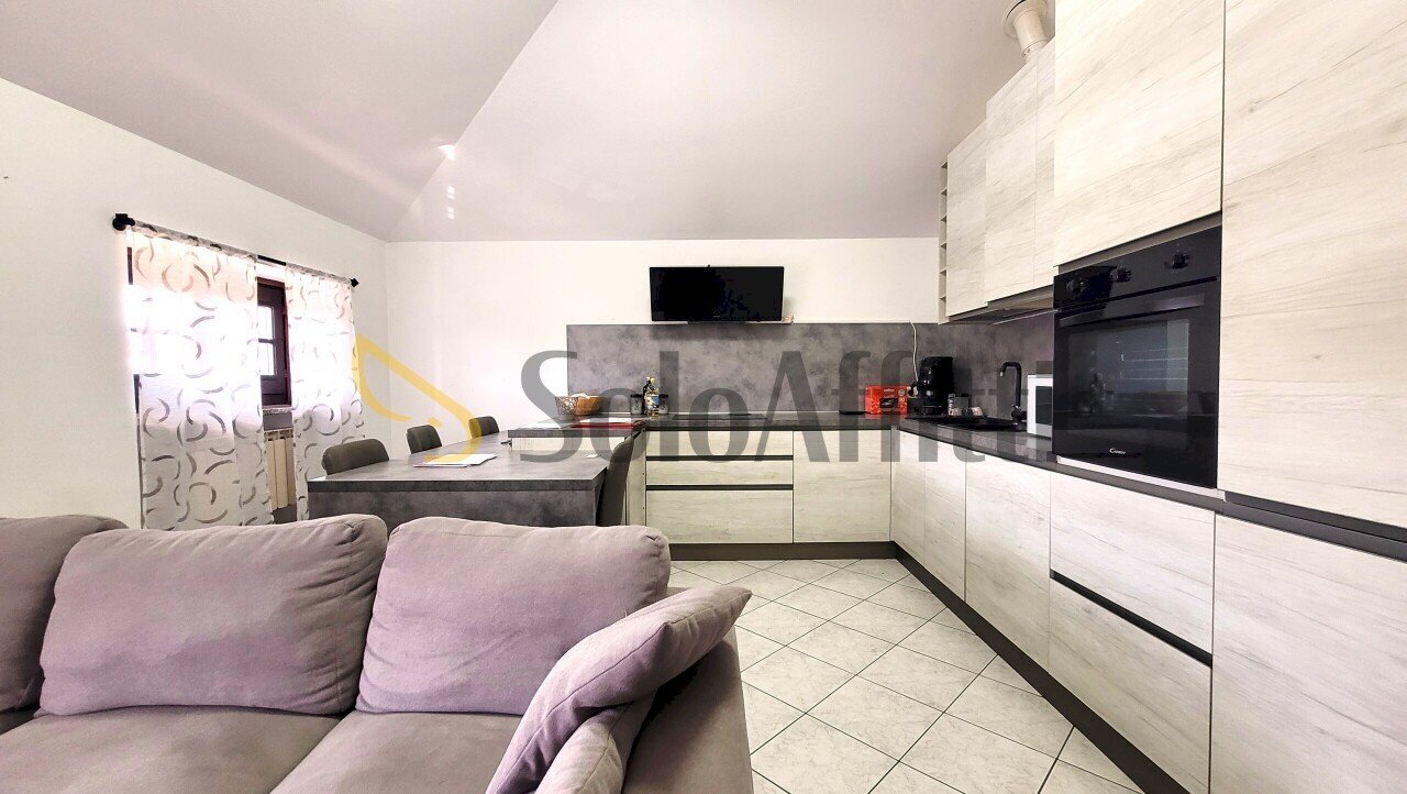 Soggiorno - Three-room apartment Via Cesare Battisti, Pogliano Milanese - photo 1