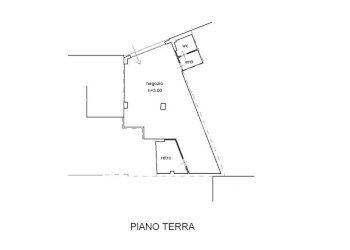 FONDO COMM SU CIRCONVALLAZIONE CON PARCHEGGIO - Locale Commerciale Lucca - foto 1