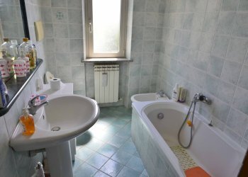 23 Bagno piano superiore - Villa VOCABOLO COPIO, Baschi - foto 23