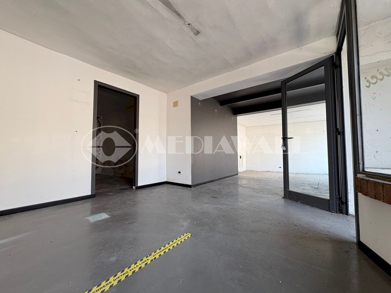 2 - Commercial Premises Via Udine 10/A, Pordenone - photo 2