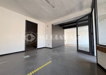 2 - Commercial Premises Via Udine 10/A, Pordenone - photo 2