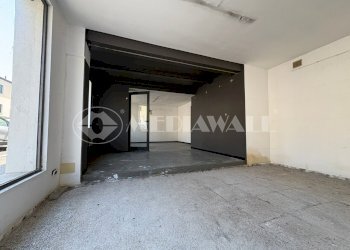 4 - Commercial Premises Via Udine 10/A, Pordenone - photo 4