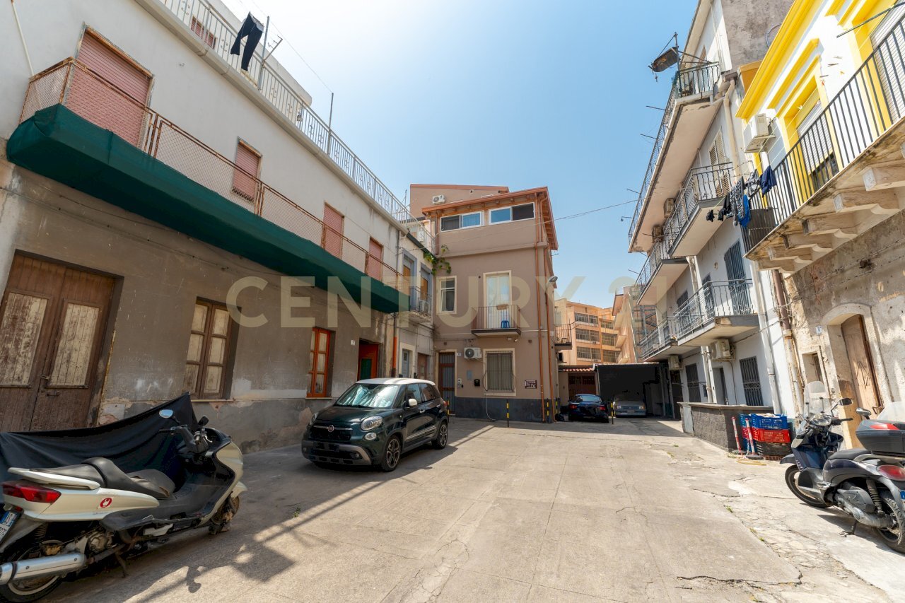 Via Plebiscito 187 ct (1) - Three-room apartment Via Plebiscito 187, Catania - photo 2