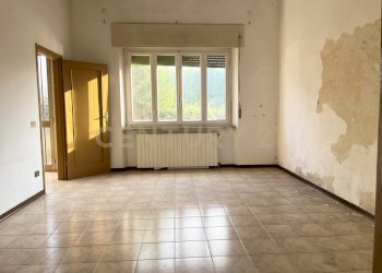 Soggiorno luminoso con sala da pranzo adiacente - Villa Via Aurelia 4, Vecchiano - foto 10