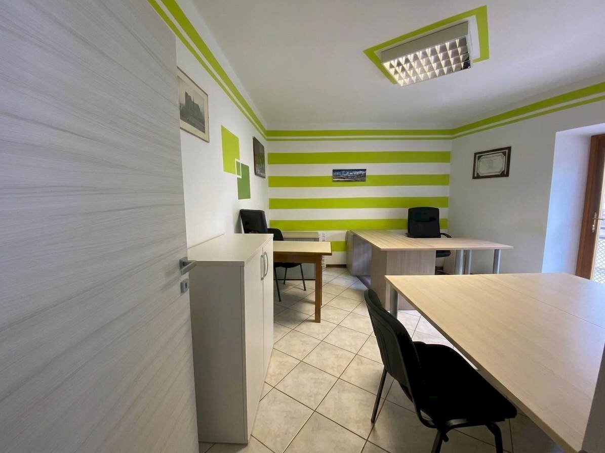 Ufficio Via Emile Chanoux 4, Pont-Saint-Martin - foto 1