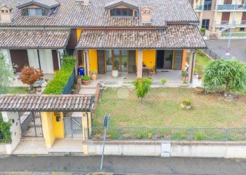 Villa Via Raffaello, Medesano - foto 1