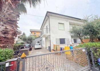Three-room apartment Viale Ventimiglia, Riccione - photo 1