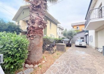 Three-room apartment Viale Ventimiglia, Riccione - photo 35