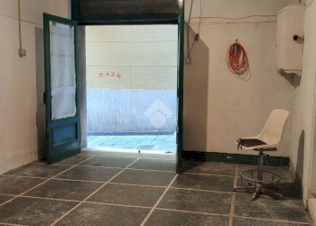 Shop vico cicala, Genova (neighborhood Centro Storico) - photo 2