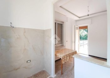Trilocale Via Marco Giuseppe Compagnoni, Genova (zona Rivarolo) - foto 2