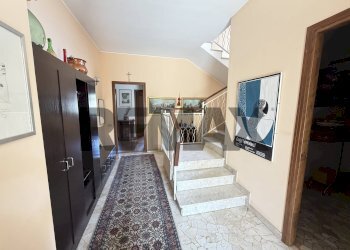 Ricezione / Lobby - Semi-detached house via Tofane
 
5, Induno Olona - photo 6