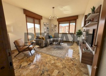 Soggiorno - Semi-detached house via Tofane
 
5, Induno Olona - photo 17