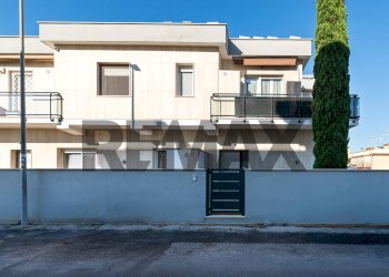 Edificio all\'aperto - Trilocale Via Padre Candido
42, Roma - foto 1