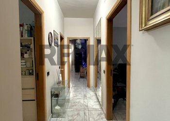 Hall / corridoio - Four-room apartment Via Macedonia
 
2, Lusciano - photo 13