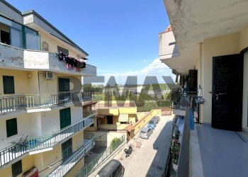 Edificio all\'aperto - Three-room apartment Traversa terza di via Pier Capponi
 
12, Giugliano in Campania - photo 1