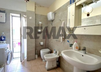 Bagno - Three-room apartment Traversa terza di via Pier Capponi
 
12, Giugliano in Campania - photo 7