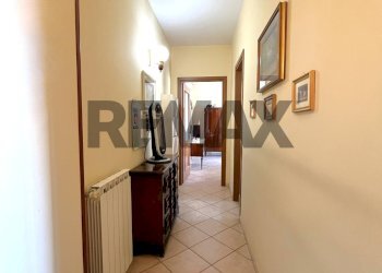 Hall / corridoio - Three-room apartment Traversa terza di via Pier Capponi
 
12, Giugliano in Campania - photo 15