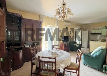 Sala da pranzo - Three-room apartment Traversa terza di via Pier Capponi
 
12, Giugliano in Campania - photo 16