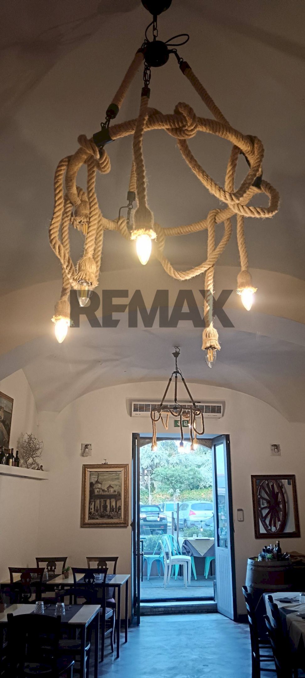 Dettagli - Commercial Premises Via Giuseppe Garibaldi
 
245, Viagrande - photo 1