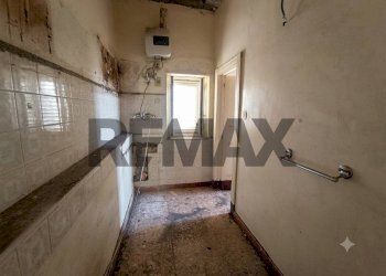 Hall / corridoio - Casa indipendente Via Rocche
 
41, Paterno - foto 17