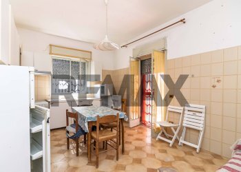 Sala da pranzo - Villa Via Filzetta
 
13, Catania - photo 14