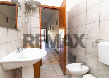 Bagno - Villa Via Filzetta
 
13, Catania - photo 19